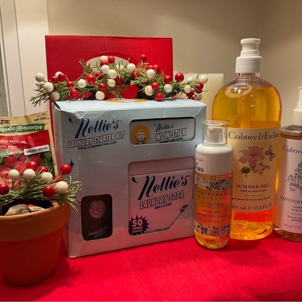 Crabtree Evelyn shower gel and home 🏠 luxury set